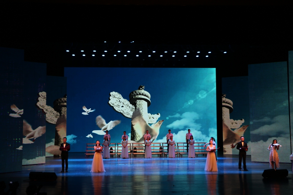 “中國夢，勞動美，永遠(yuǎn)跟黨走”職工文藝匯演